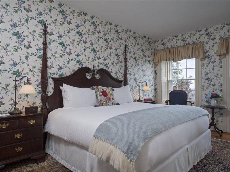 Inn Jared Coffin House