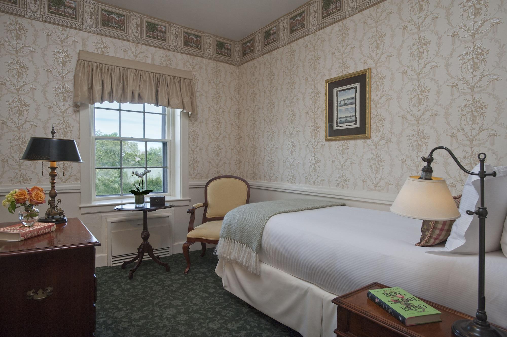 Inn Jared Coffin House